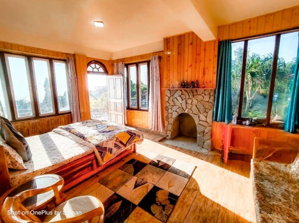 Ratna Aditya Homestay,Charkhole