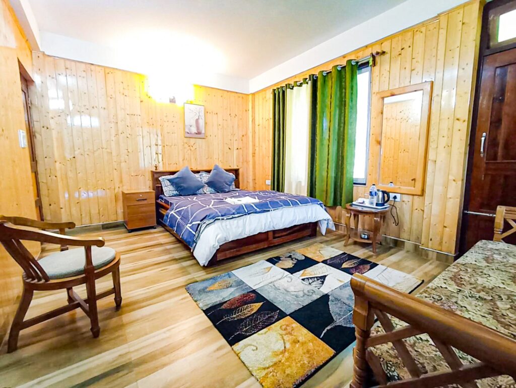 Ratna Aditya Homestay,Charkhole