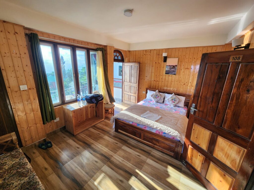 Ratna Aditya Homestay,Charkhole