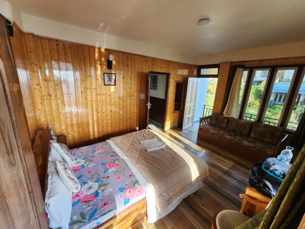 Ratna Aditya Homestay,Charkhole