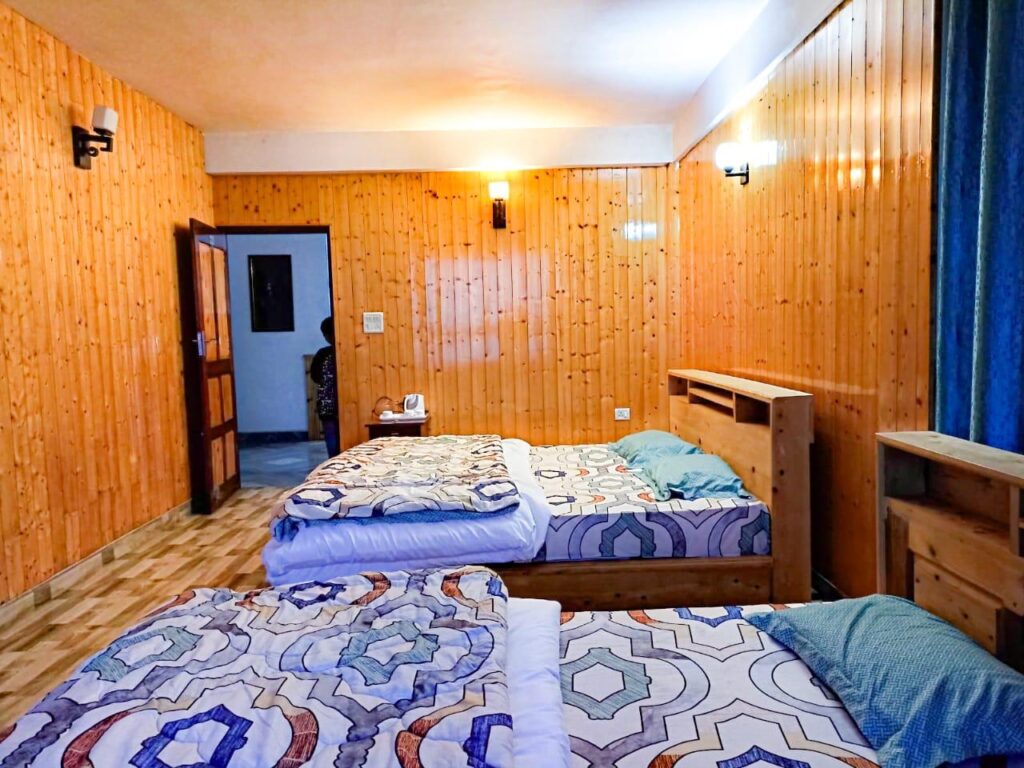 Ratna Aditya Homestay,Charkhole