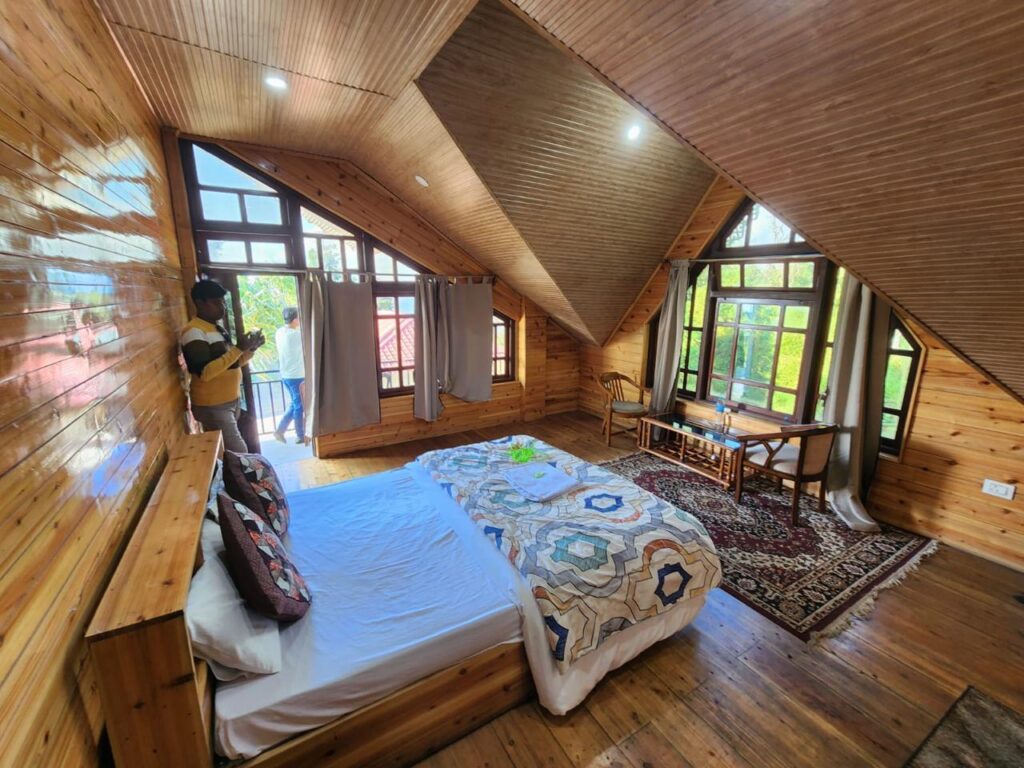 Ratna Aditya Homestay,Charkhole