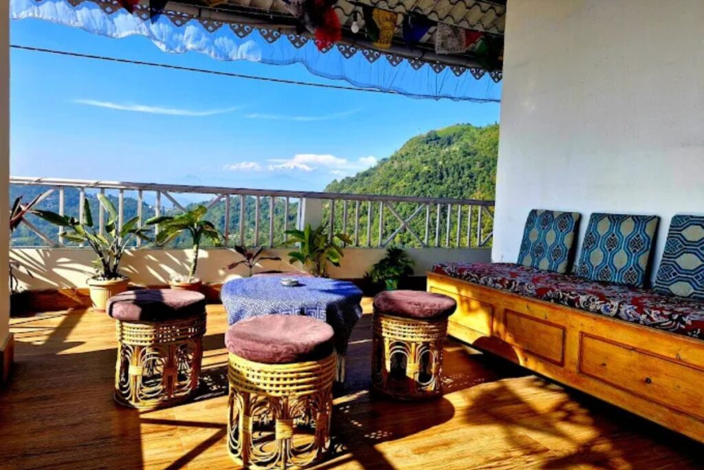 Naina Homestay,Charkhol